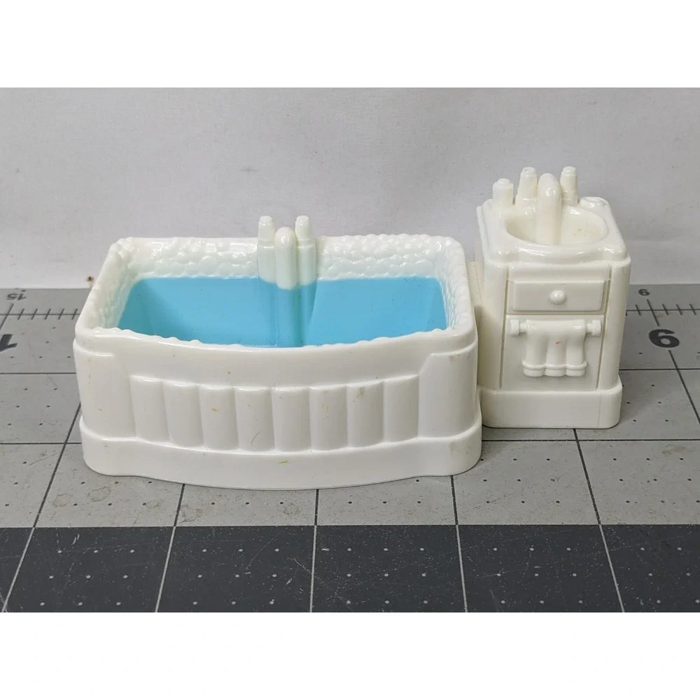 Fisher Price Sweet Streets Chair Bathtub Tub Table Produce Corn Clown Mirror Lot